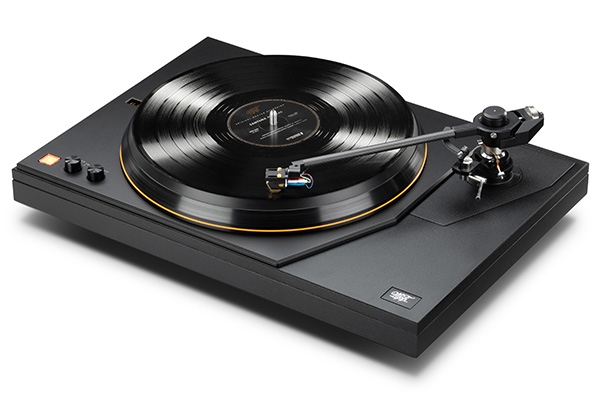 MoFi Electronics MasterDeck turntable